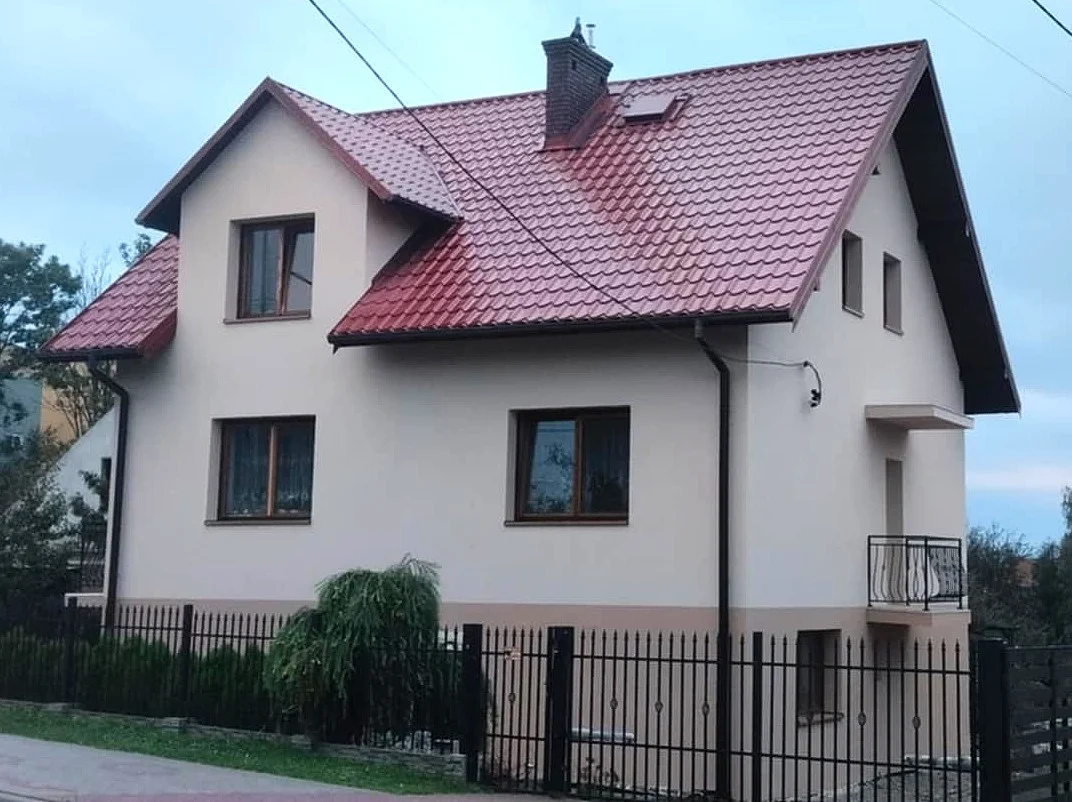 ocieplony budynek z elewacją